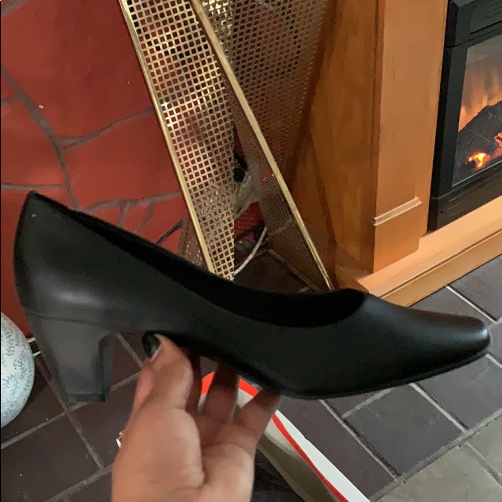 Woman dress shoes